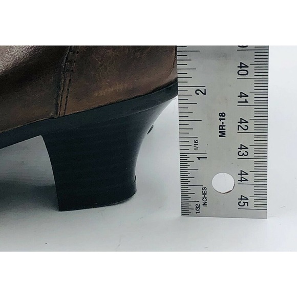 STRICTLY COMFORT WOMENS Brown LEATHER PUMPS CAREER HEELS SHOES SIZE 7.5 M - Picture 8 of 8